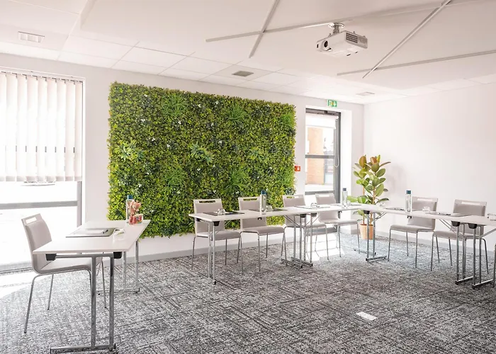 Toulouse Airport By Ihg 4* בלנאק